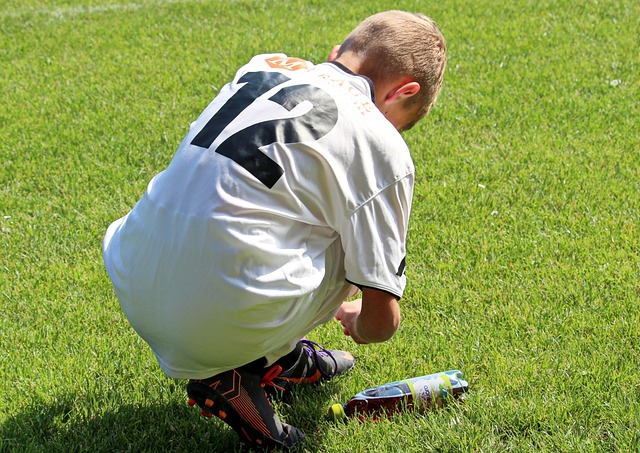 贝弗利驳斥浓眉离队影响！湖人防守隐忧引热议.